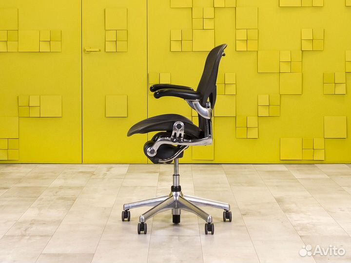 Кресло руководителя Herman Miller Aeron B США