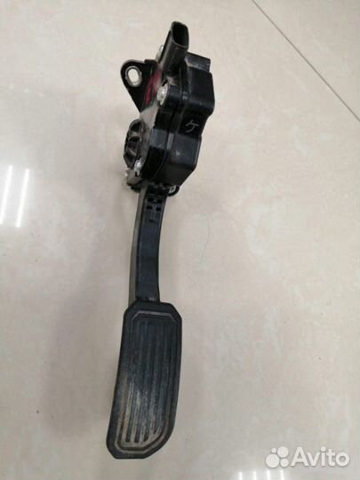 Педаль газа Toyota Auris E15