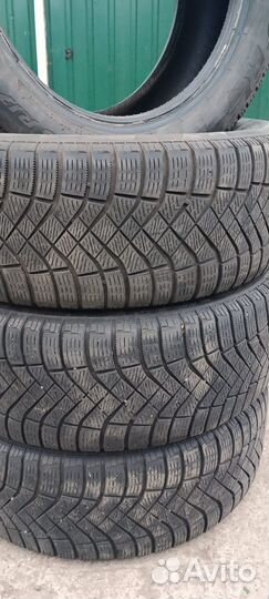 Pirelli Ice Zero FR 225/55 R17