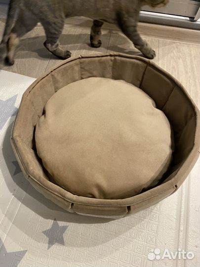 Лежанка для кошек