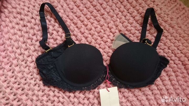 Бюстгальтеры Stella McCartney, intimissimi, дефиле