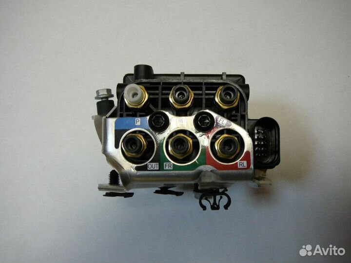 Блок клапанов Порш Панамера, 97035815302