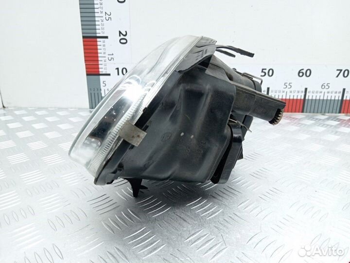 Фара передняя для Volkswagen Golf 4