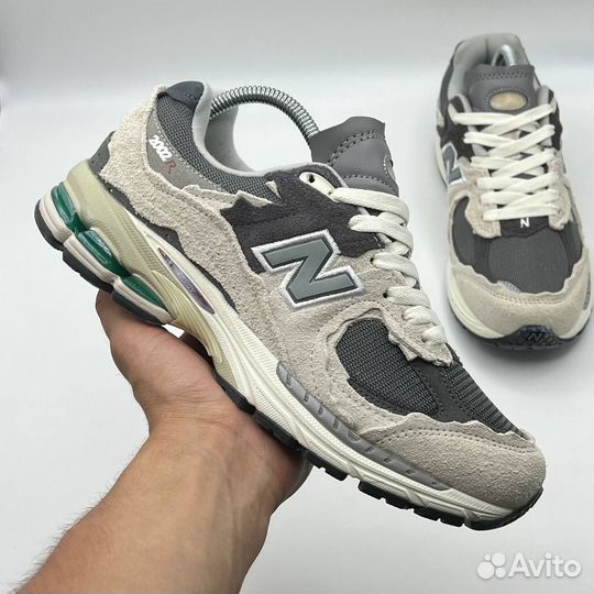 Kроссовки New Balance 2002R размеры 36-41