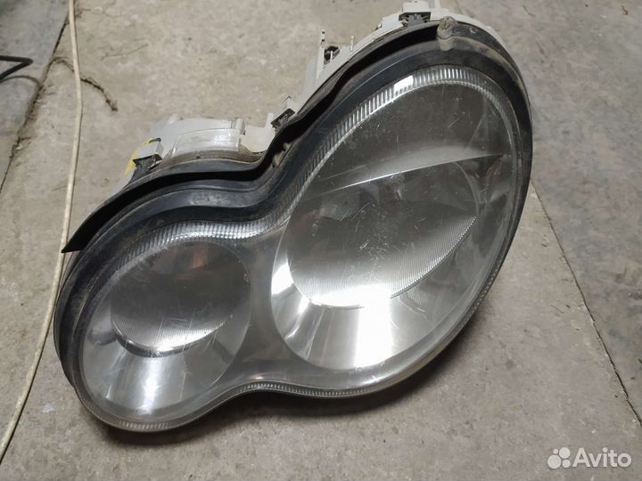 Mercedes benz фара правая - левая
