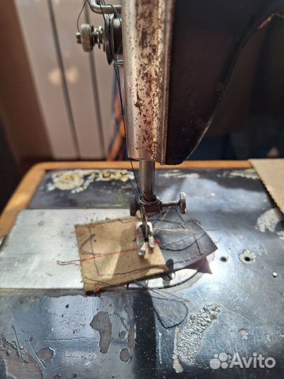 Швейная машинка ручная zinger