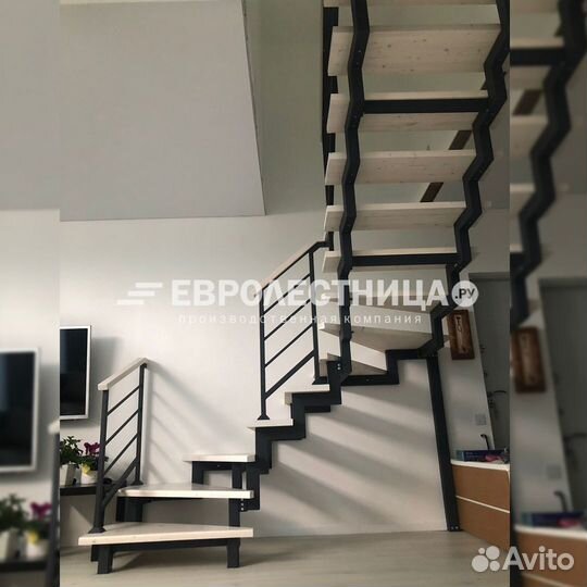 Лестница на металлическом каркасе