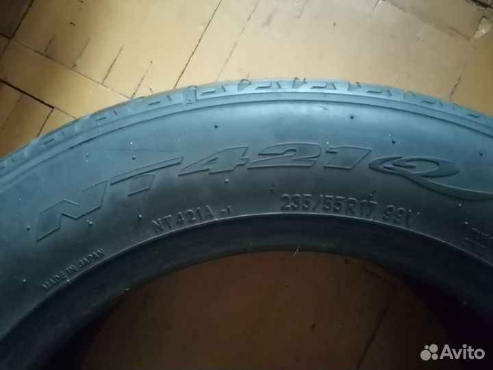 Nitto NT421Q 235/55 R17 99V