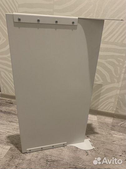 Настенный стеллаж. Полки и комплектующие