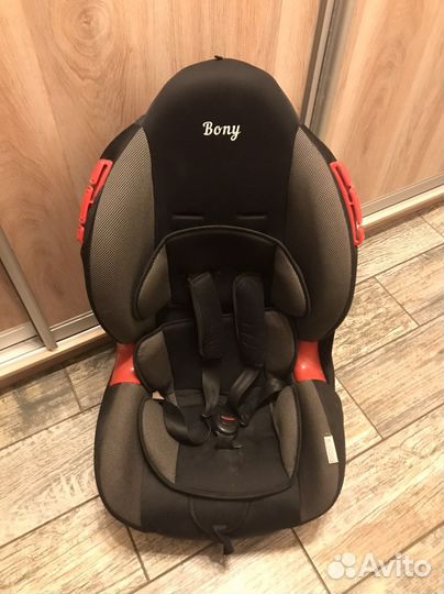 Детское автокресло от года до трёх лет