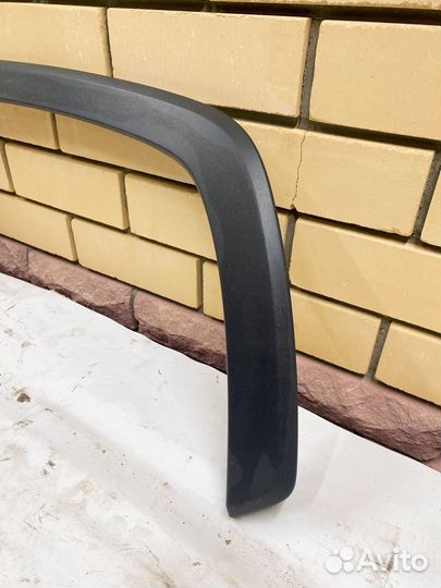 Расширитель крыла передняя левая Toyota Rav4