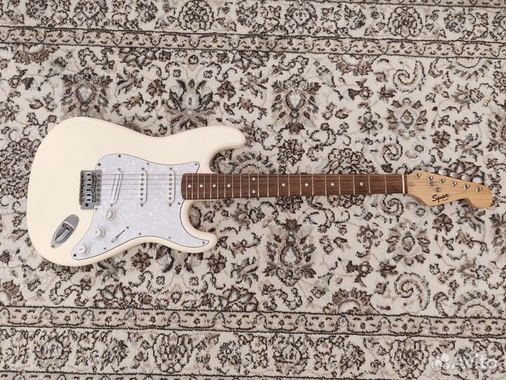 Fender squier bullet white +бридж рельса