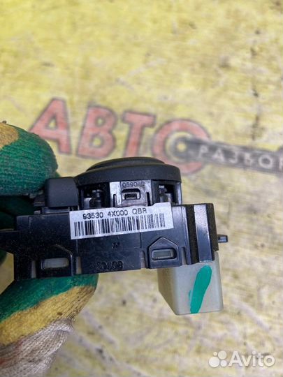 Блок управления зеркалом Kia Rio G4FA 2015