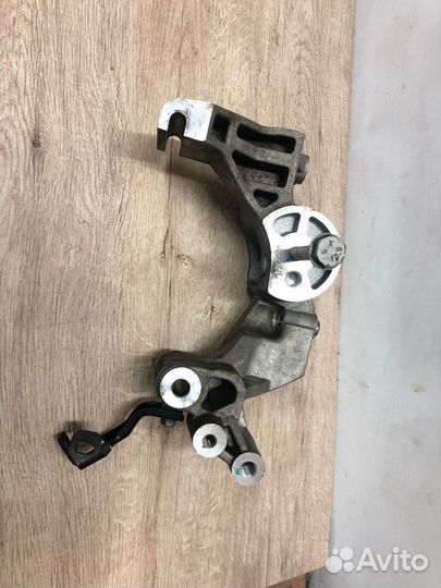 Кронштейн натяжного ролика Kia K5