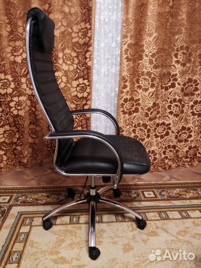 Компьютерное кресло