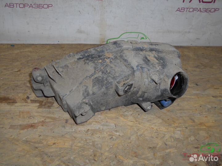 Противотуманный фонарь правый Toyota Fortuner 2