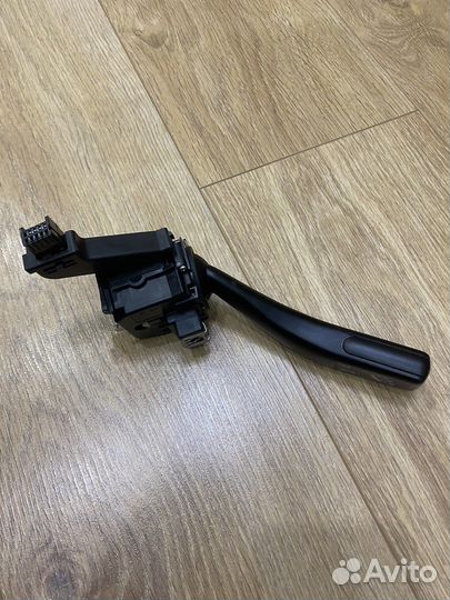 Подрулевой переключатель левый VAG 1k0953513E