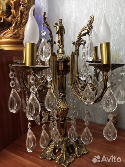 Настольная лампа