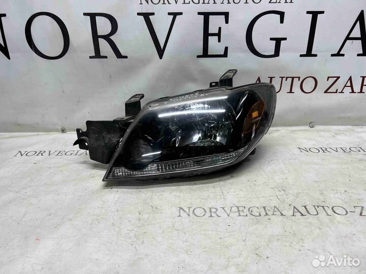 Фара левая Mitsubishi Outlander