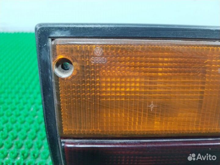 Фонарь задний левый Volkswagen Transporter T3 1990