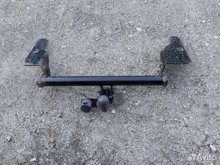 Фаркоп на Toyota Corolla 160-170