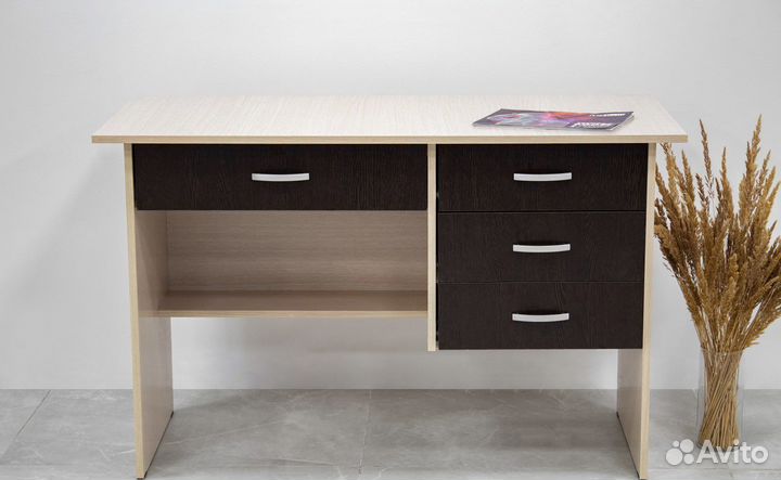 Письменный стол