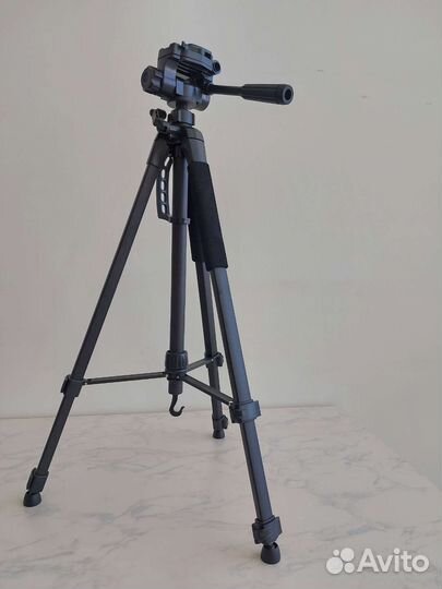 Штативы DIK&MIC E 302 C и Rekam Maxi Pod