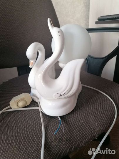 Статуэтка лебедь