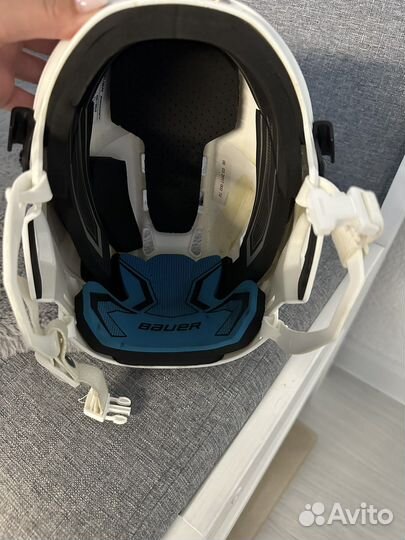 Хоккейный шлем