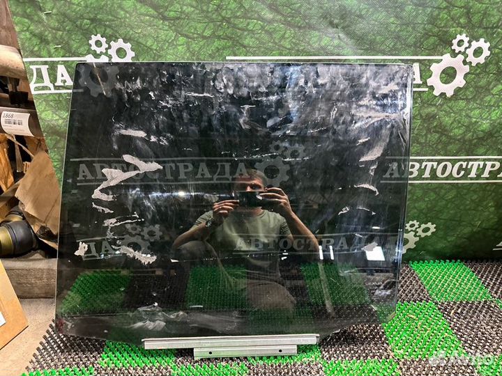 Стекло двери заднее левое Lexus Gx460 2009-2022