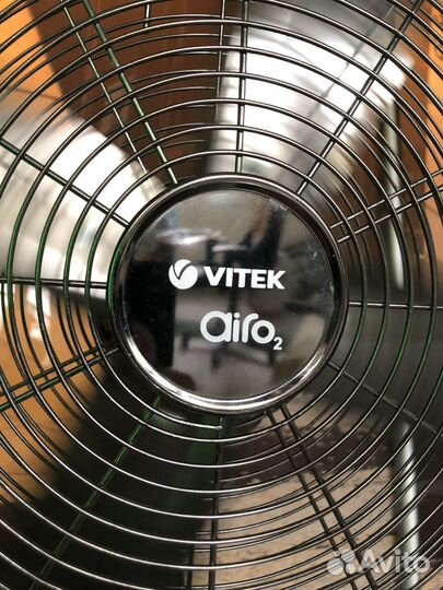 Вентилятор напольный Vitek Airo2