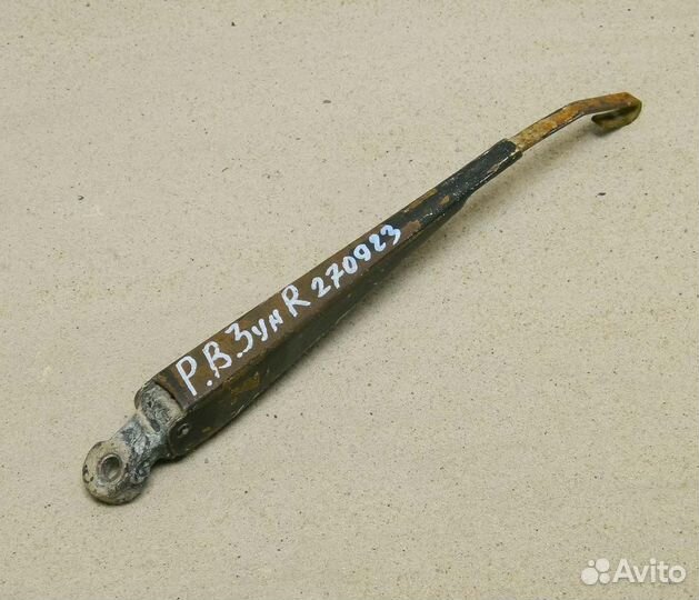 Поводок дворника задний VW Passat B3