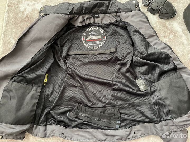 205.Мотокуртка р40-42