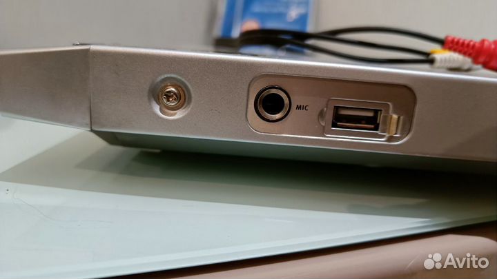 DVD-плеер BBK DV414SI