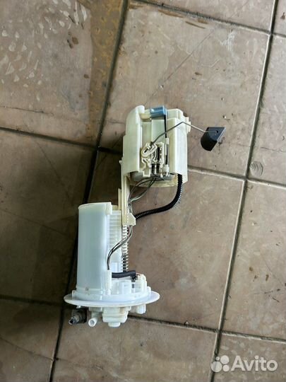 Бензанасос toyota corolla 150