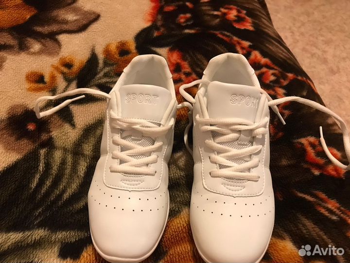 Кроссовки для чирлидинга