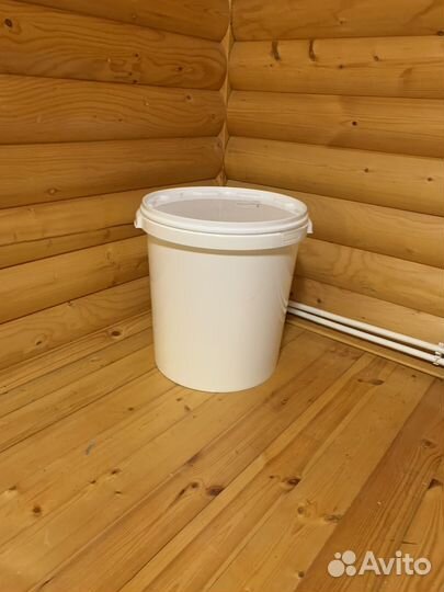 Ведро-бак пластиковое с крышкой 30 литров