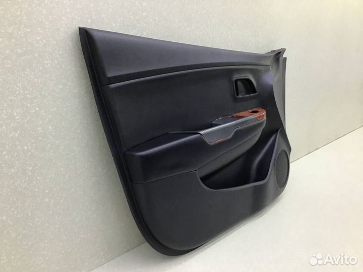 Обшивка двери передней левой Kia Rio 3 (QB) 2011-2017 823014Y010WK