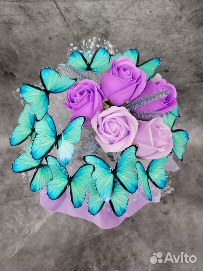 Светящийся букет из бабочек