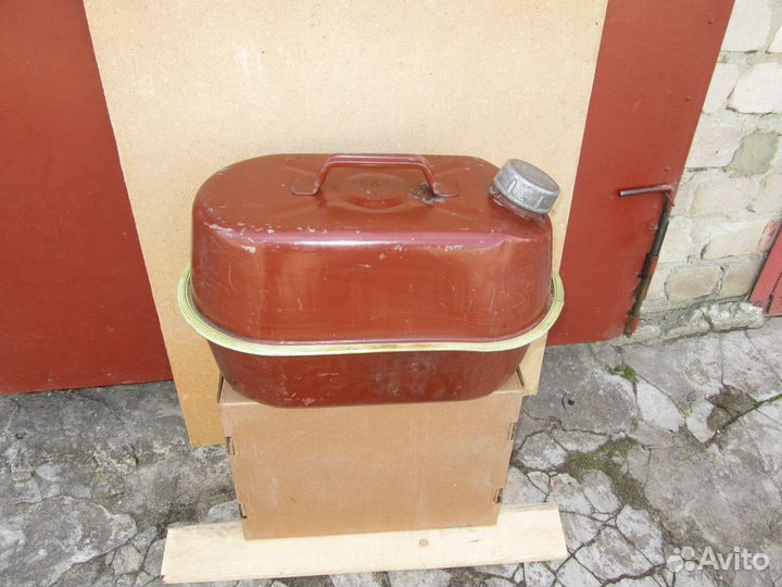 Канистра для бензина 20 л