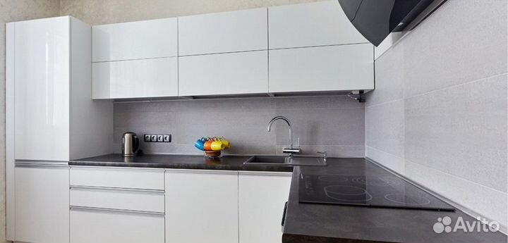Продам кухню белый глянец. Новая