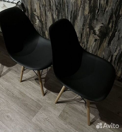 Стол со стульями на кухню