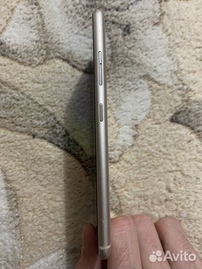 Lenovo Sisley S90, 2/32 ГБ