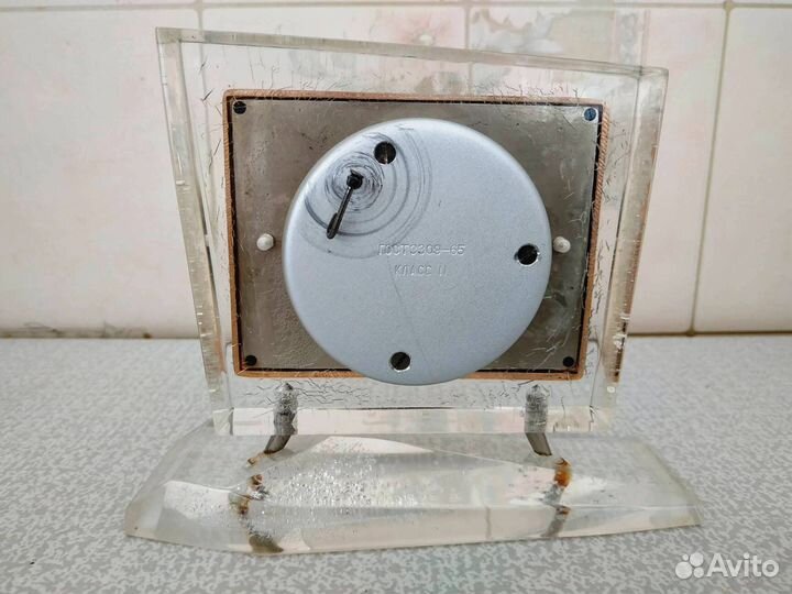 Часы «Молния» СССР, настольные, механические