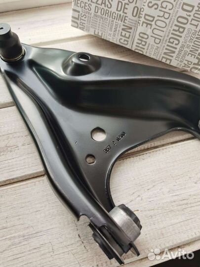 Рычаг передний Ларгус, Логан