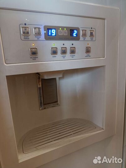 Холодильник Ariston двухдверный