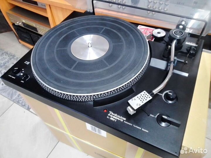 Проигрыватель винила Technics SL-FM1