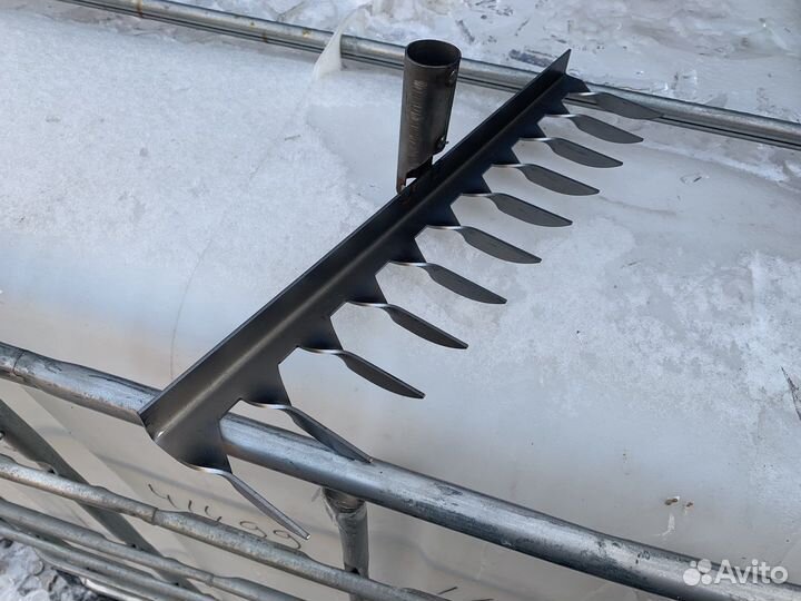 Грабли садовые