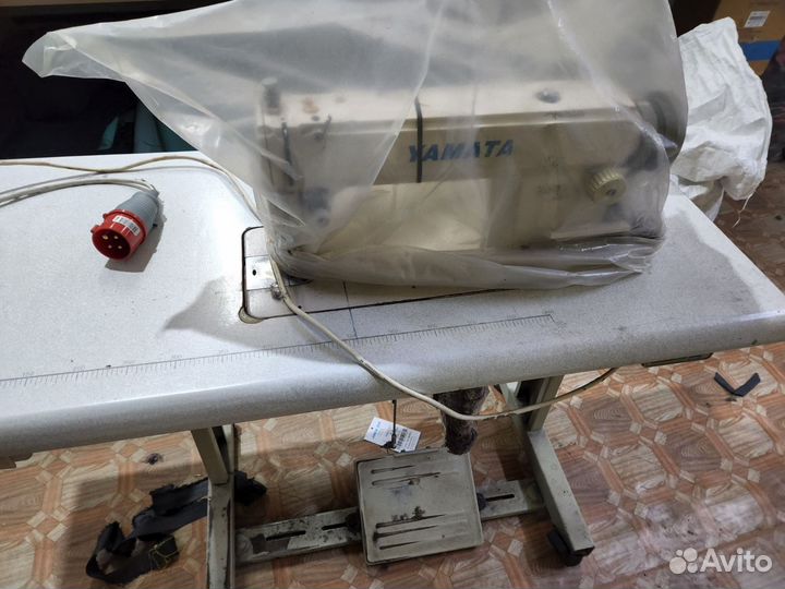 Швейная машинка прямострочка со столом 380В