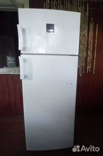 Холодильник zanussi